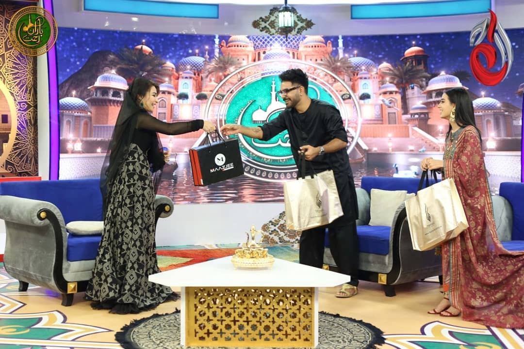 Iqra Aziz and Yasir Hussain Pictures from Reema Khan Ramazan Show