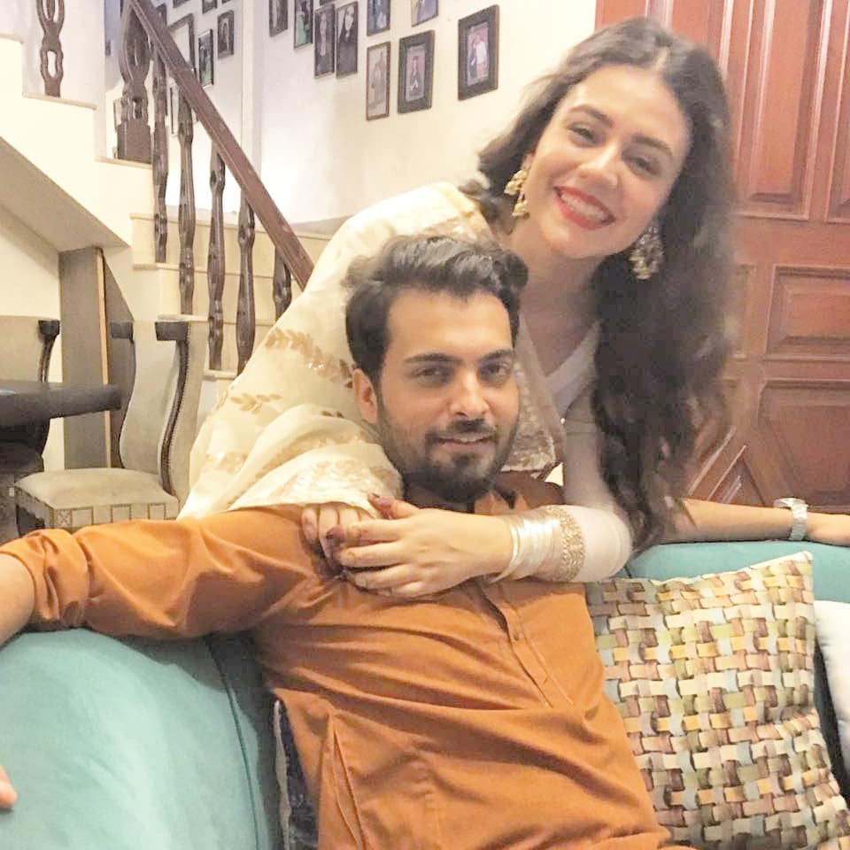 Unseen Pictures of Zara Noor Abbas with Family and Friends