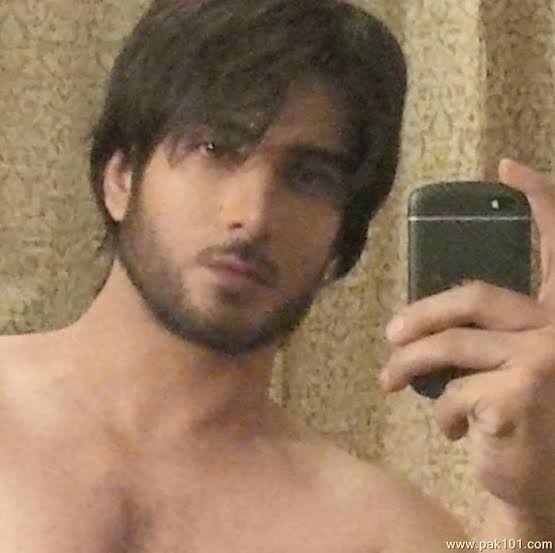 Imran Abbas Never Hesitates to Go Shirtless - Here is WHY