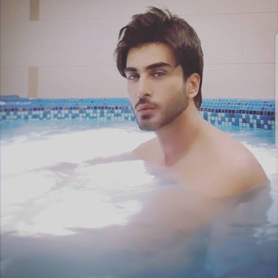 Imran Abbas Never Hesitates to Go Shirtless - Here is WHY