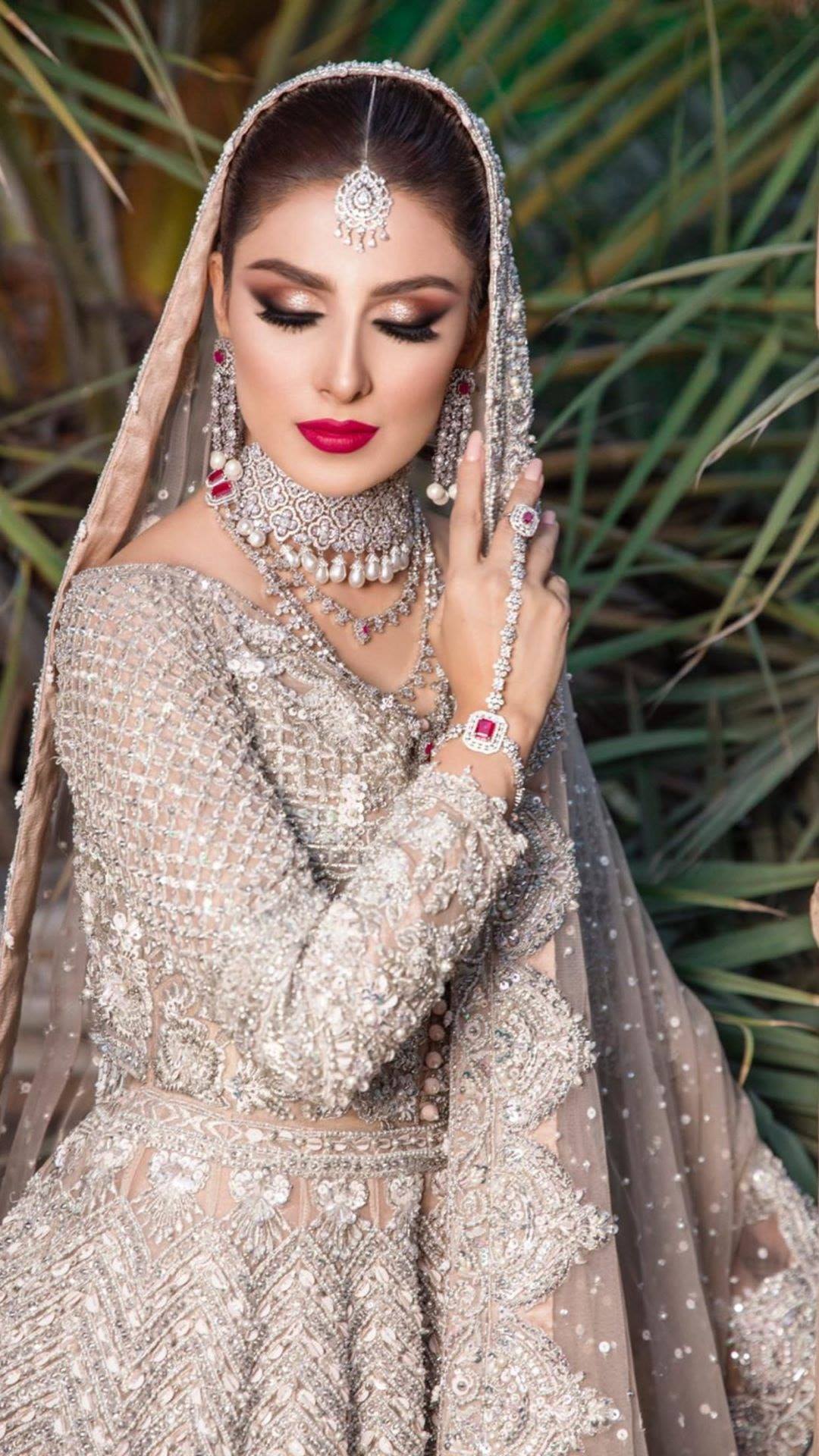 Ayeza Khan Looks Stunning In Latest Bridal Shoot Reviewitpk 