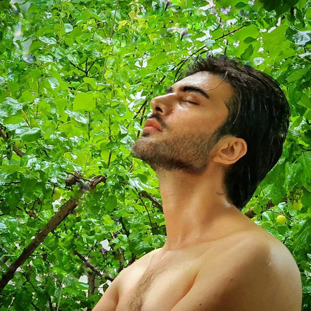 Imran Abbas Never Hesitates to Go Shirtless - Here is WHY