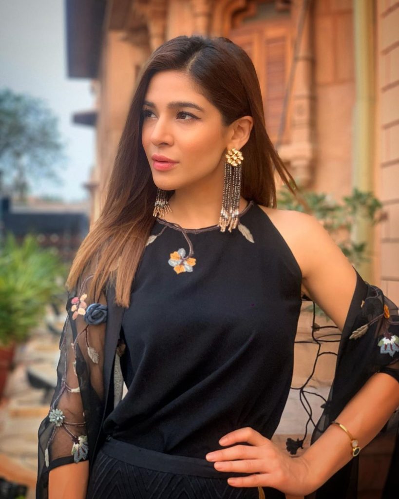 Ayesha Omar Hints About Marriage With Sheikh Rasheed