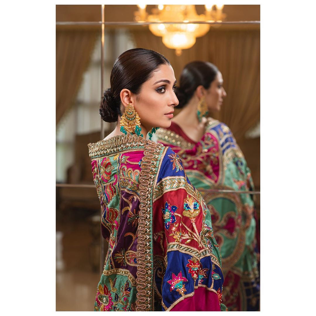 Ayeza Khan is Looking Gorgeous in this Beautiful Colorful Outfit