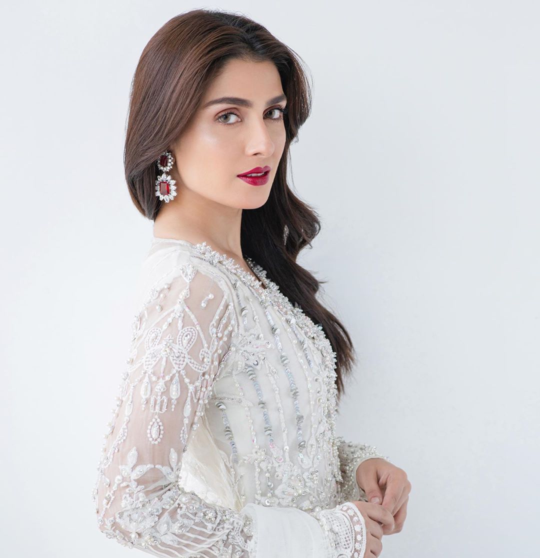 Ayeza Khan 5 3