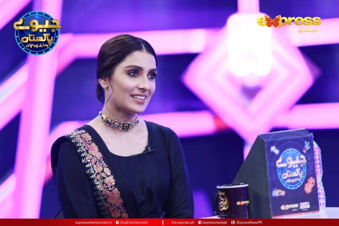 Ayeza Khan is Looking Gorgeous in Jeeeway Pakistan Show