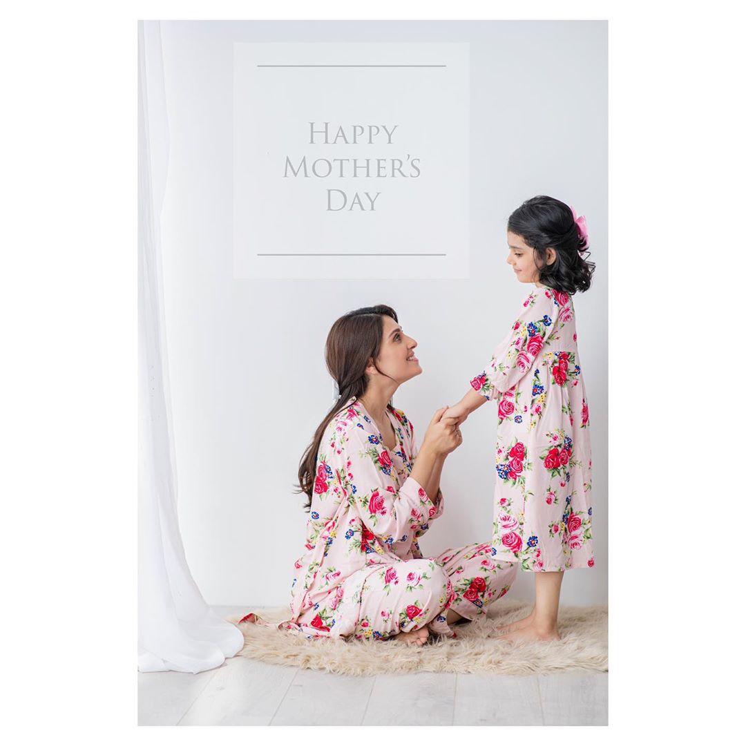 Ayeza Khan Mother's Day Photoshoot With Her Daughter Hoorain