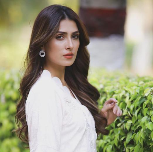 Ayeza Khan Has A Message For Haters