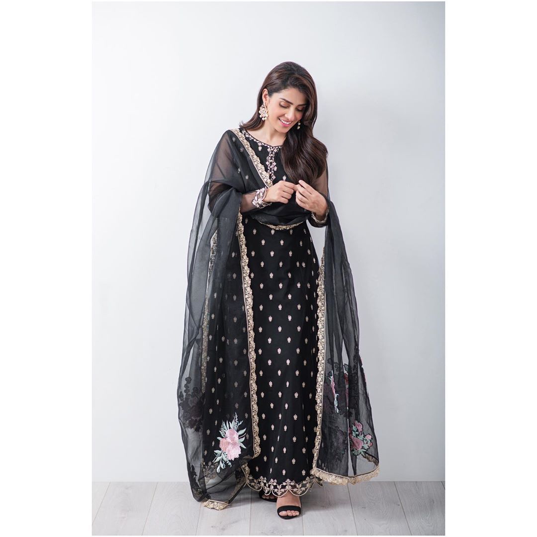Ayeza Khan Latest Photo Shoot in these Beautiful Dresses