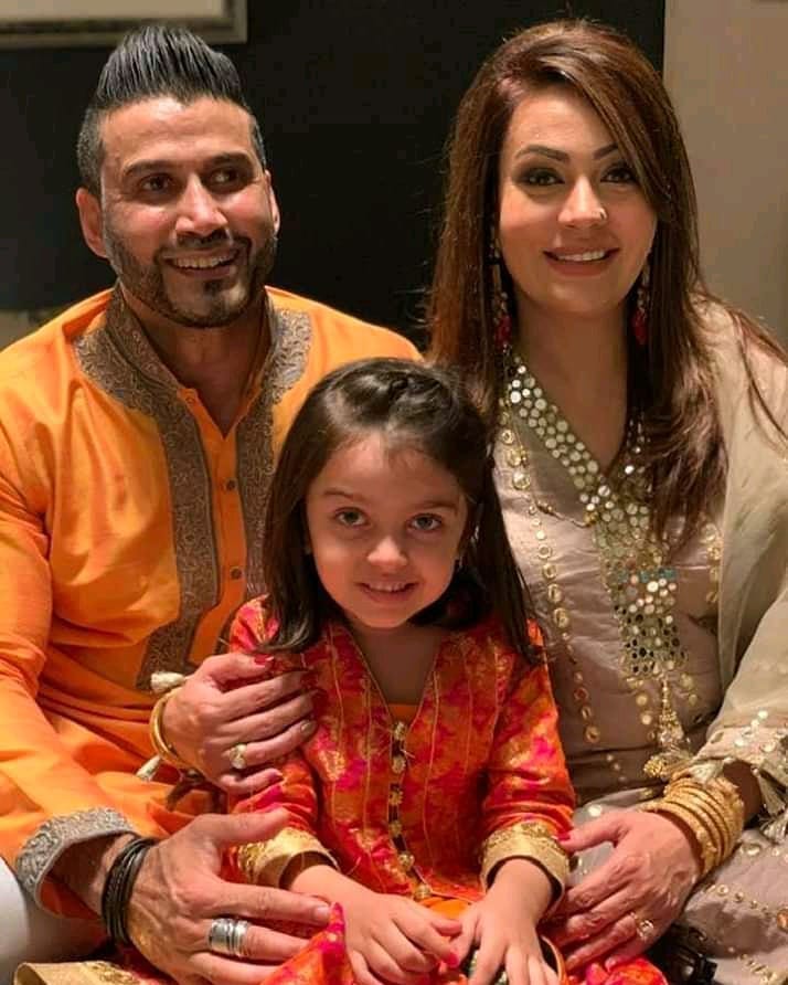 Pakistani Celebrities Pictures from Eid-ul-Fitr 2020 - Day1 - Part1