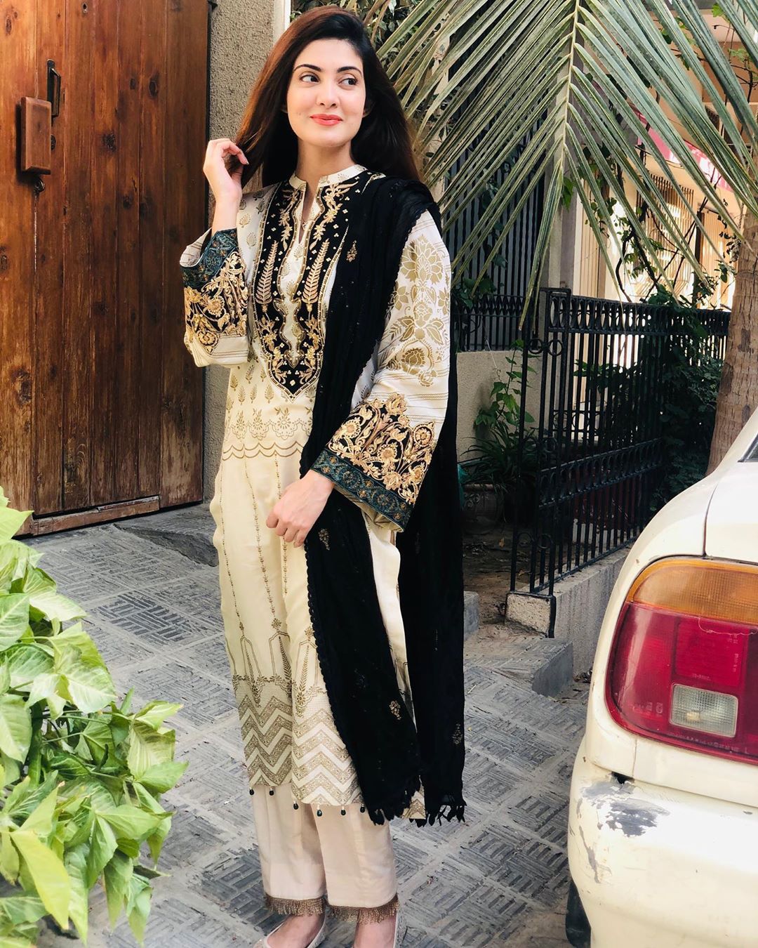 Pakistani Celebrities Pictures from Eid-ul-Fitr 2020 - Day1 - Part1