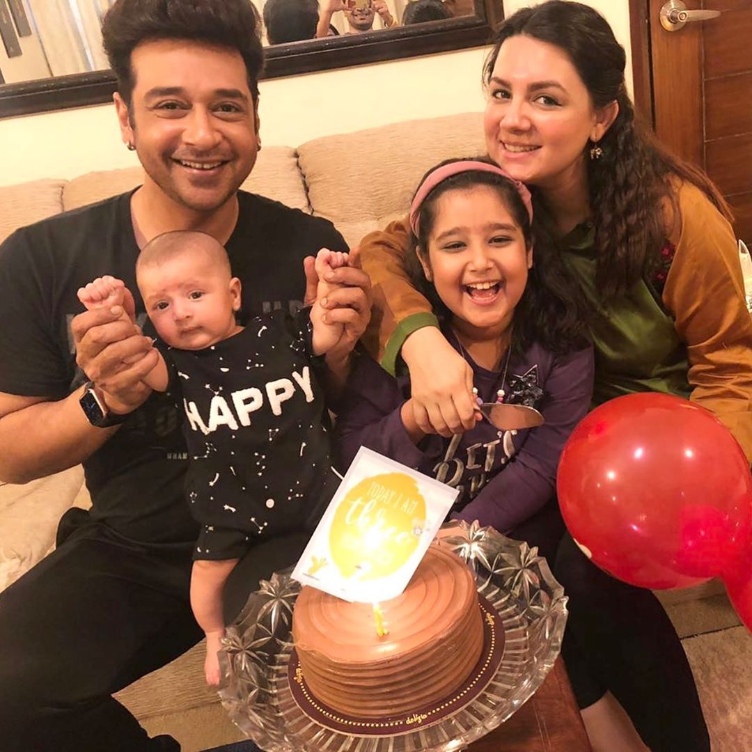 Faysal Qureshi Latest Pictures with his Kids