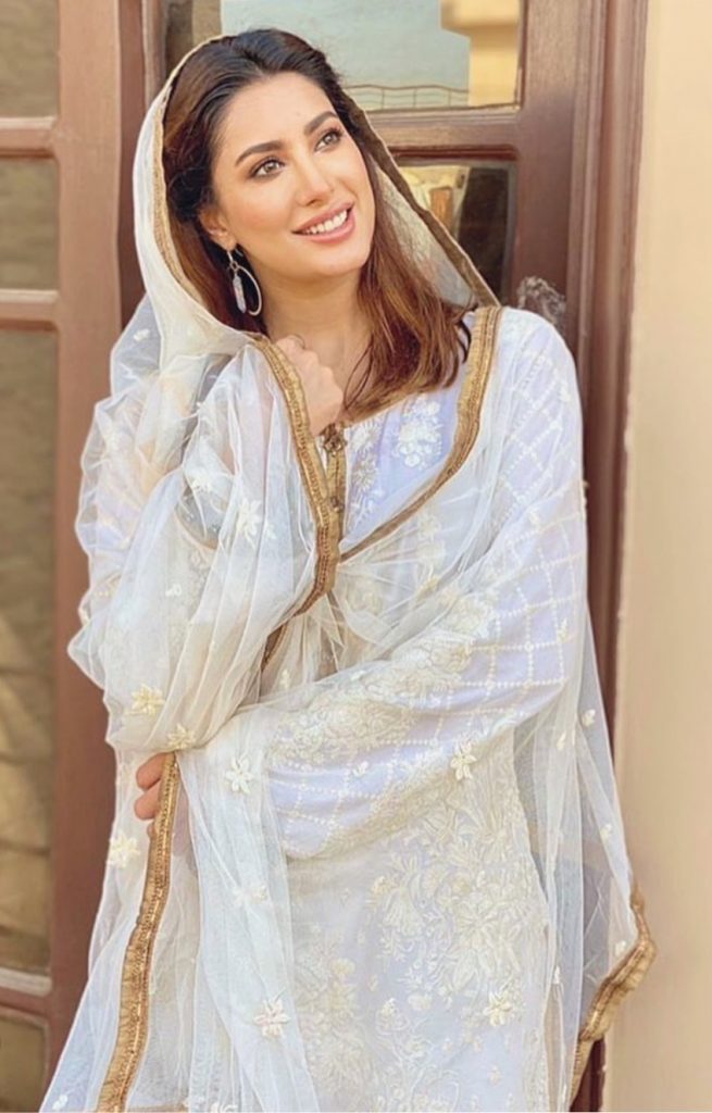 Mehwish Hayat Recited Beautiful Naat