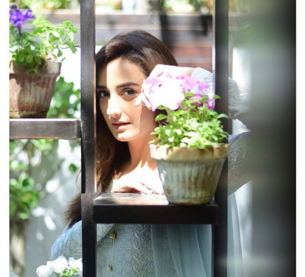 Beautiful Clicks From Momal Sheikh's Birthday