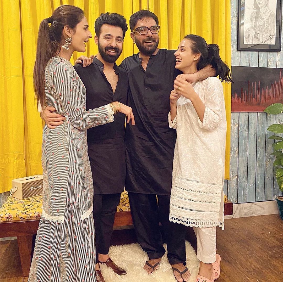 Iqra Aziz and Yasir Hussain Latest Clicks with Friends