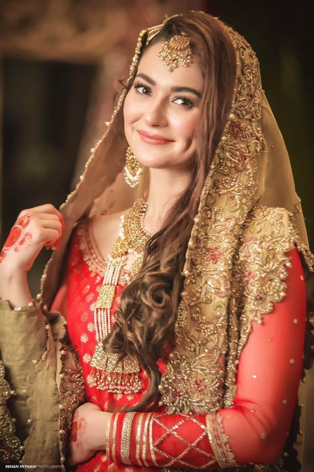 Hania Amir and Feroze Khan Beautiful Clicks from Shoot of Drama Ishqiya ...