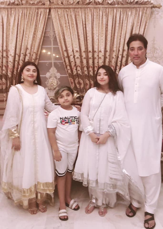 Javeria and Saud Beautiful Eid Pictures with Family