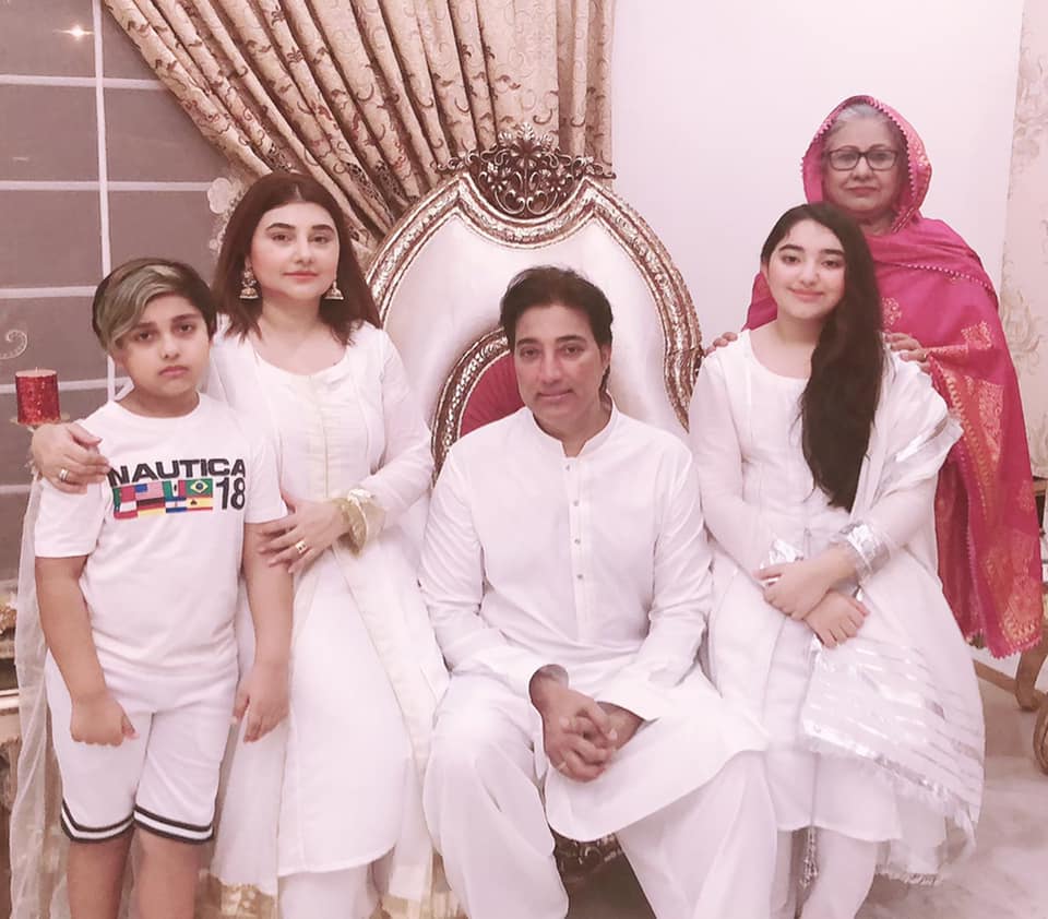 Javeria and Saud Beautiful Eid Pictures with Family