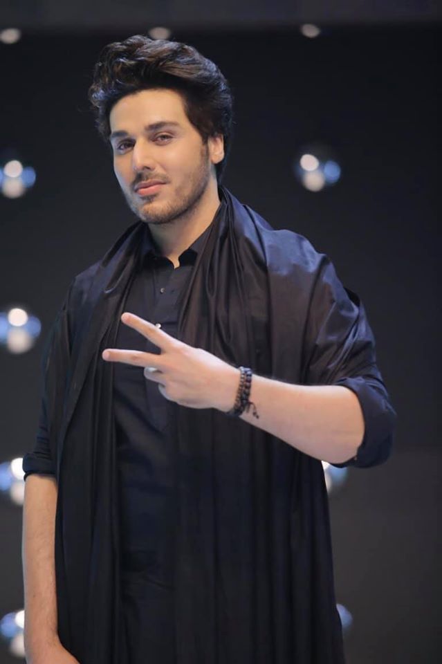 Ahsan Khan and Minal Khan Pictures from Jeeto Pakistan League