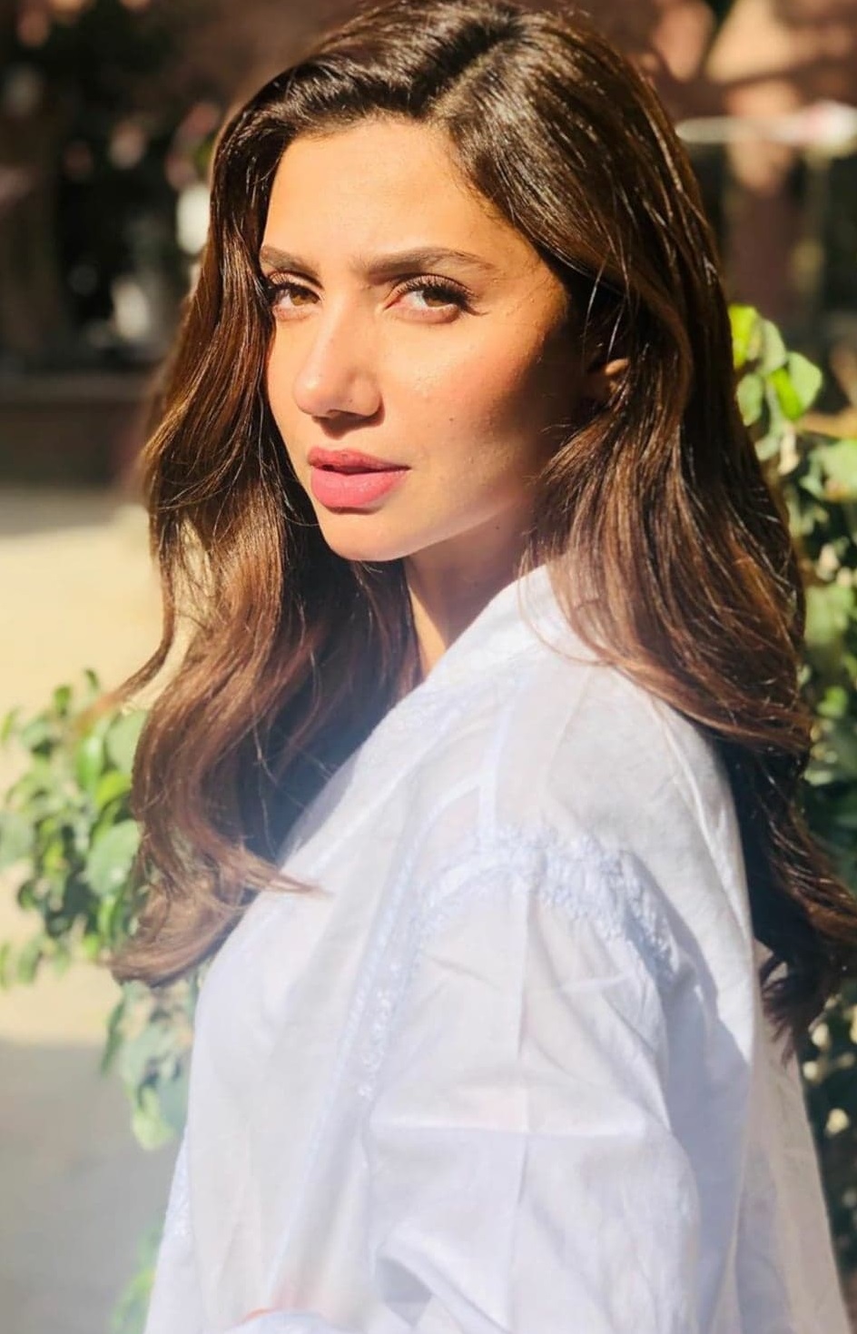 Top 10 Pakistani Actresses With Beautiful Eyelashes