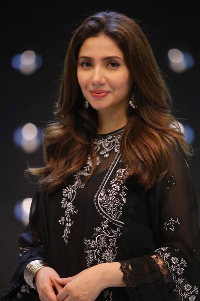 Gorgeous Mahira Khan Spotted at Jeeto Pakistan League