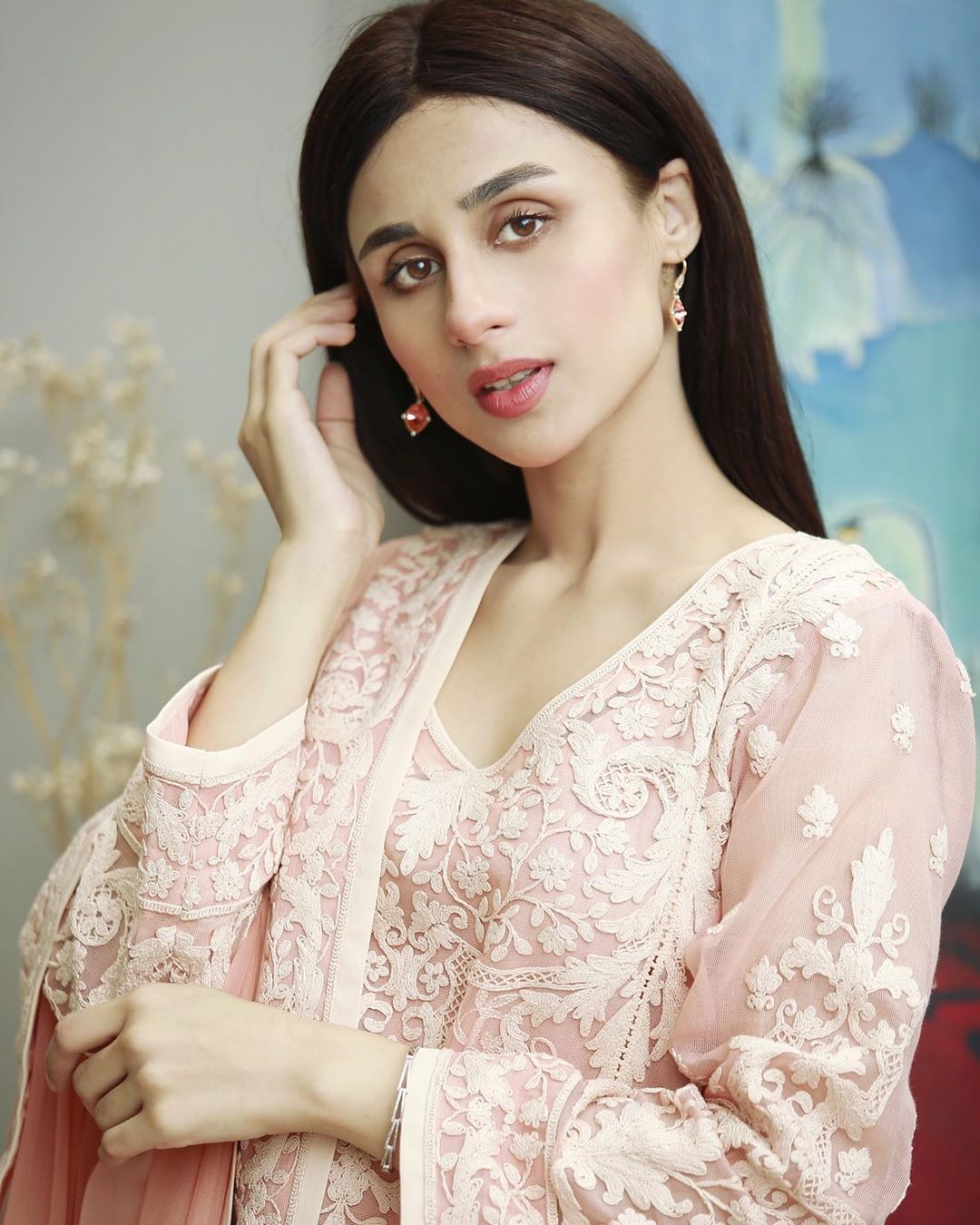 Mashal Khan Beautiful Pictures from iftaar transmission hosted by Ahsan Khan