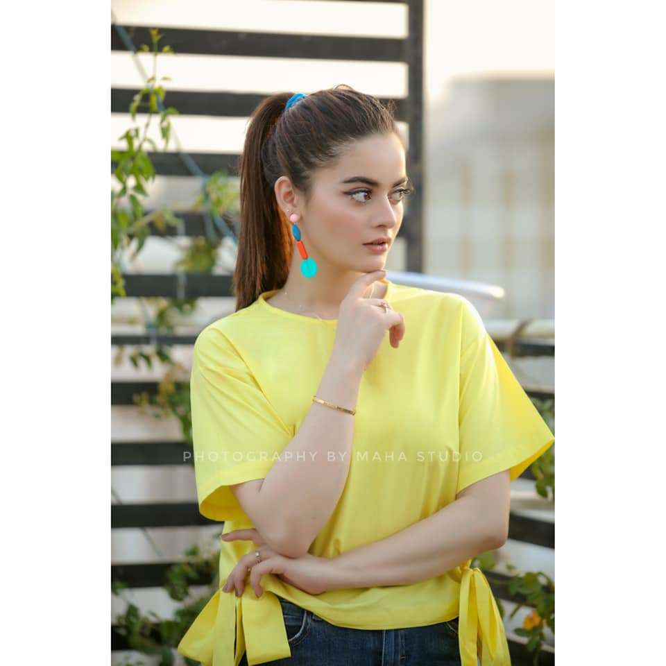 Minal Khan is Looking gorgeous in This Yellow Dress