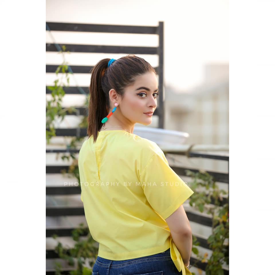 Minal Khan is Looking gorgeous in This Yellow Dress