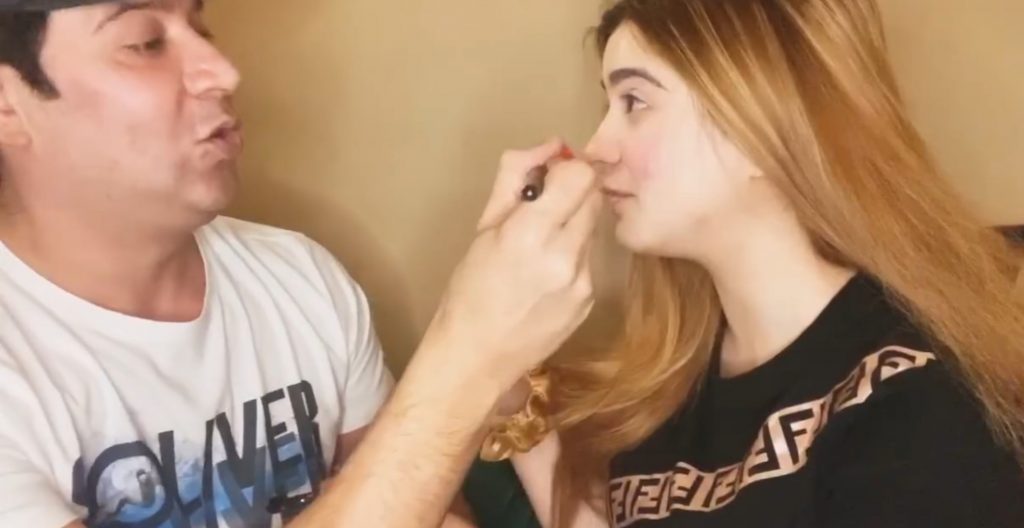 Moammar Rana Does Daughter's Makeup & Its Super Funny