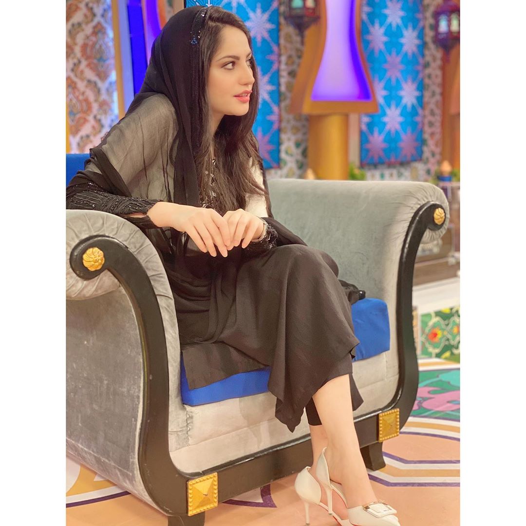 Neelam Muneer Clicks from Baran e Rehmat with Reema Khan