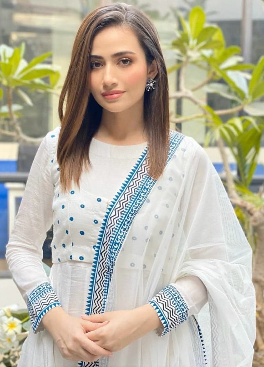 Sana Javed 14