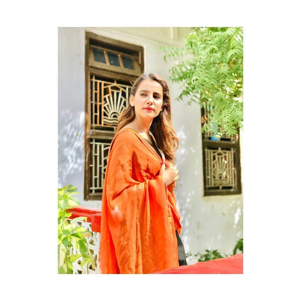 Latest Beautiful Shoot of Actress Saniya Shamshad – diKHAWA Fashion - 2022  Online Shopping in Pakistan