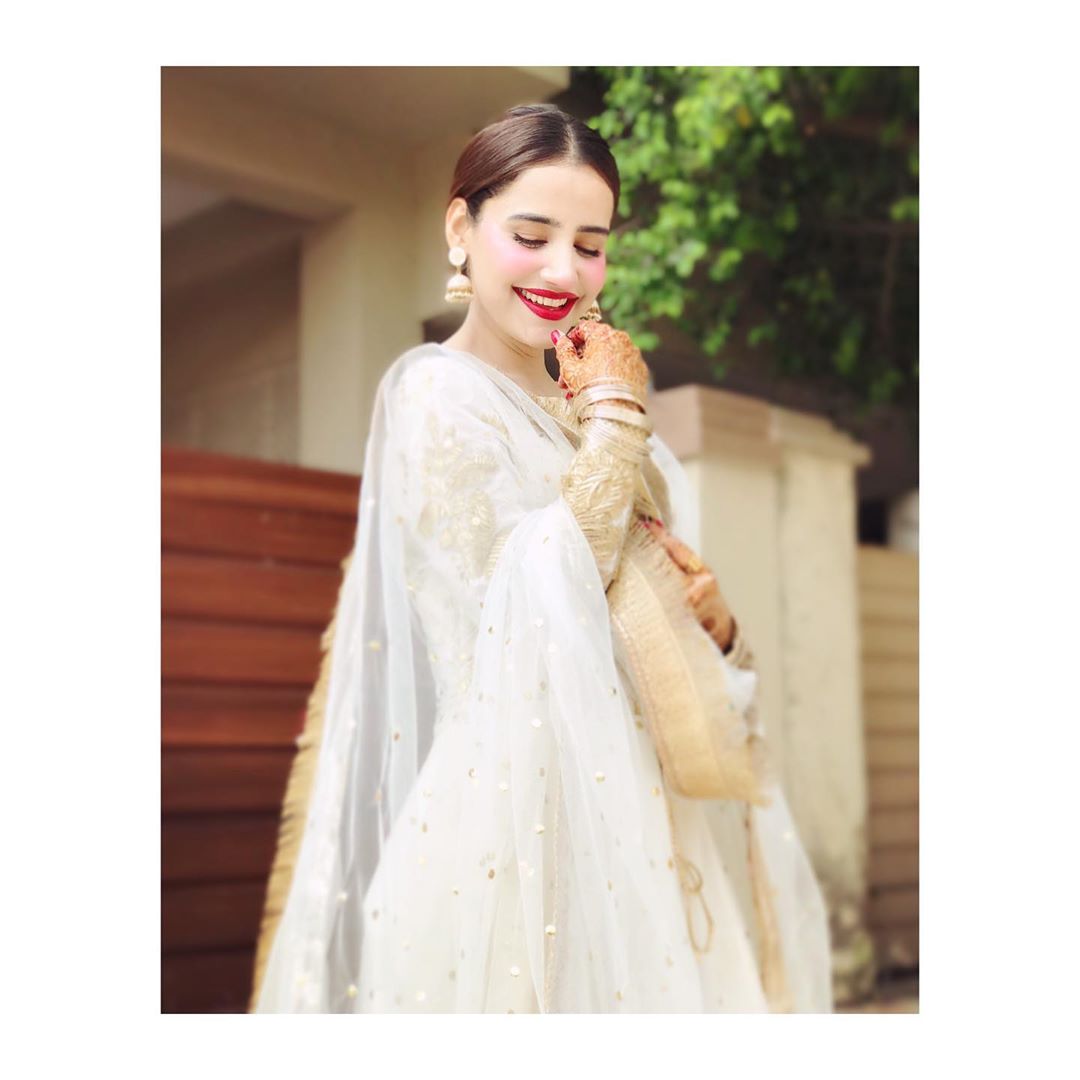 Saniya Shamshad Latest Random Beautiful Clicks