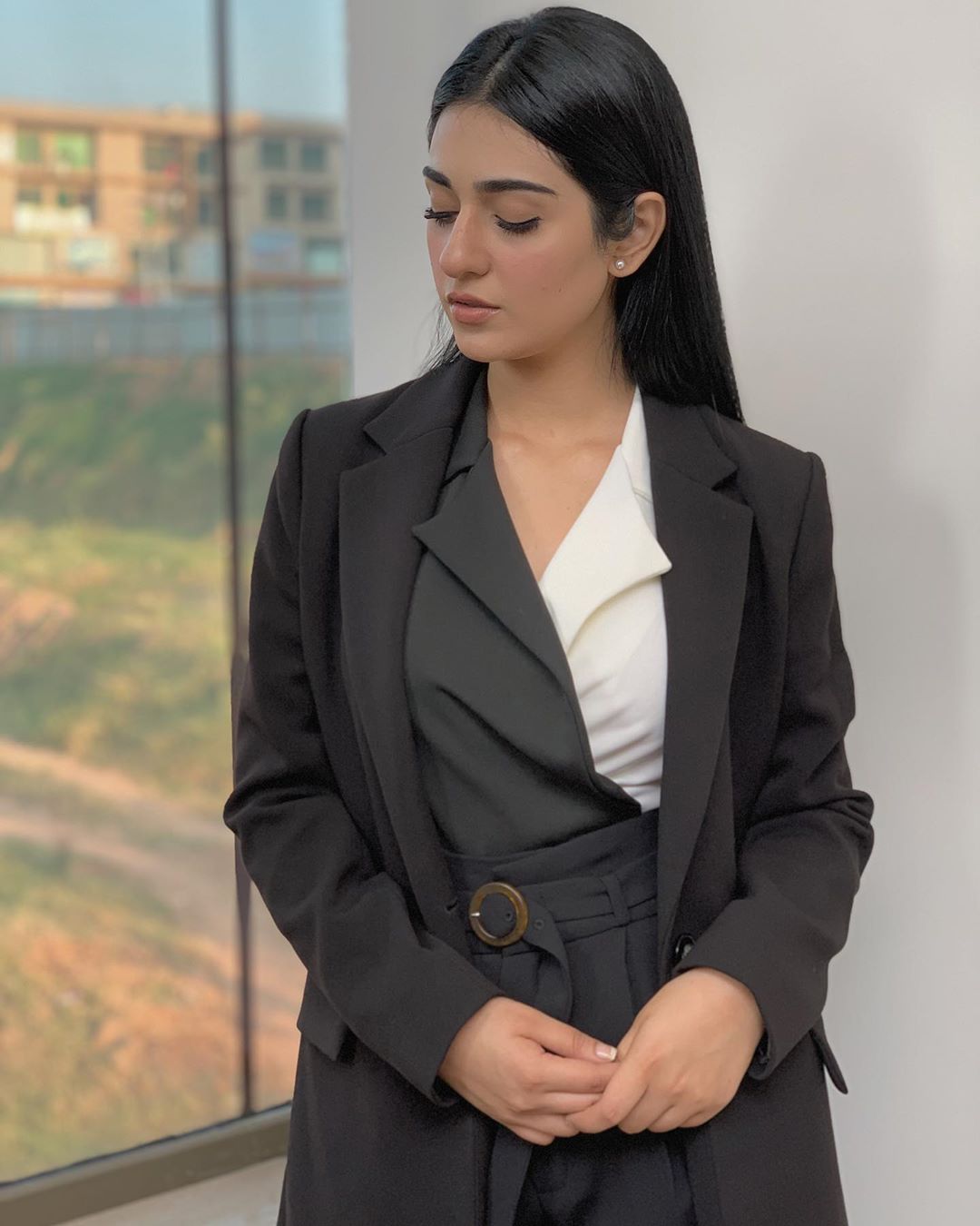 Sarah Khan 4