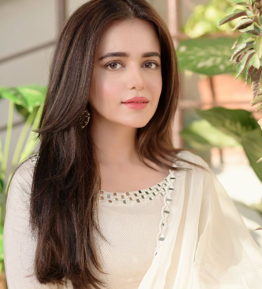 Sumbul Iqbal Latest Beautiful Pictures in off White Outfit