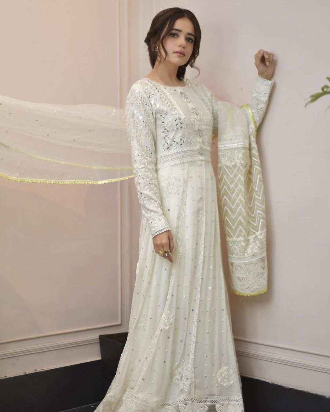 Sumbul Iqbal Latest Beautiful Pictures in off White Outfit | Reviewit.pk