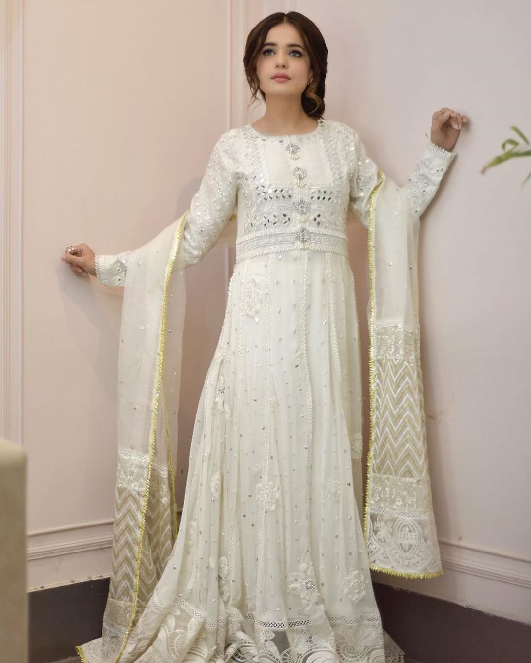 Sumbul Iqbal Latest Beautiful Pictures in off White Outfit