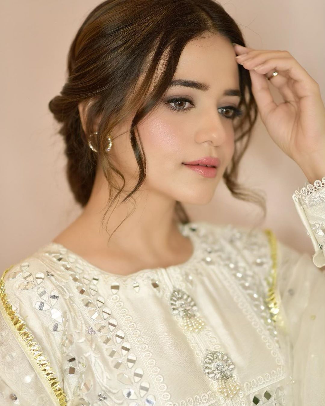 Sumbul Iqbal Latest Beautiful Pictures in off White Outfit
