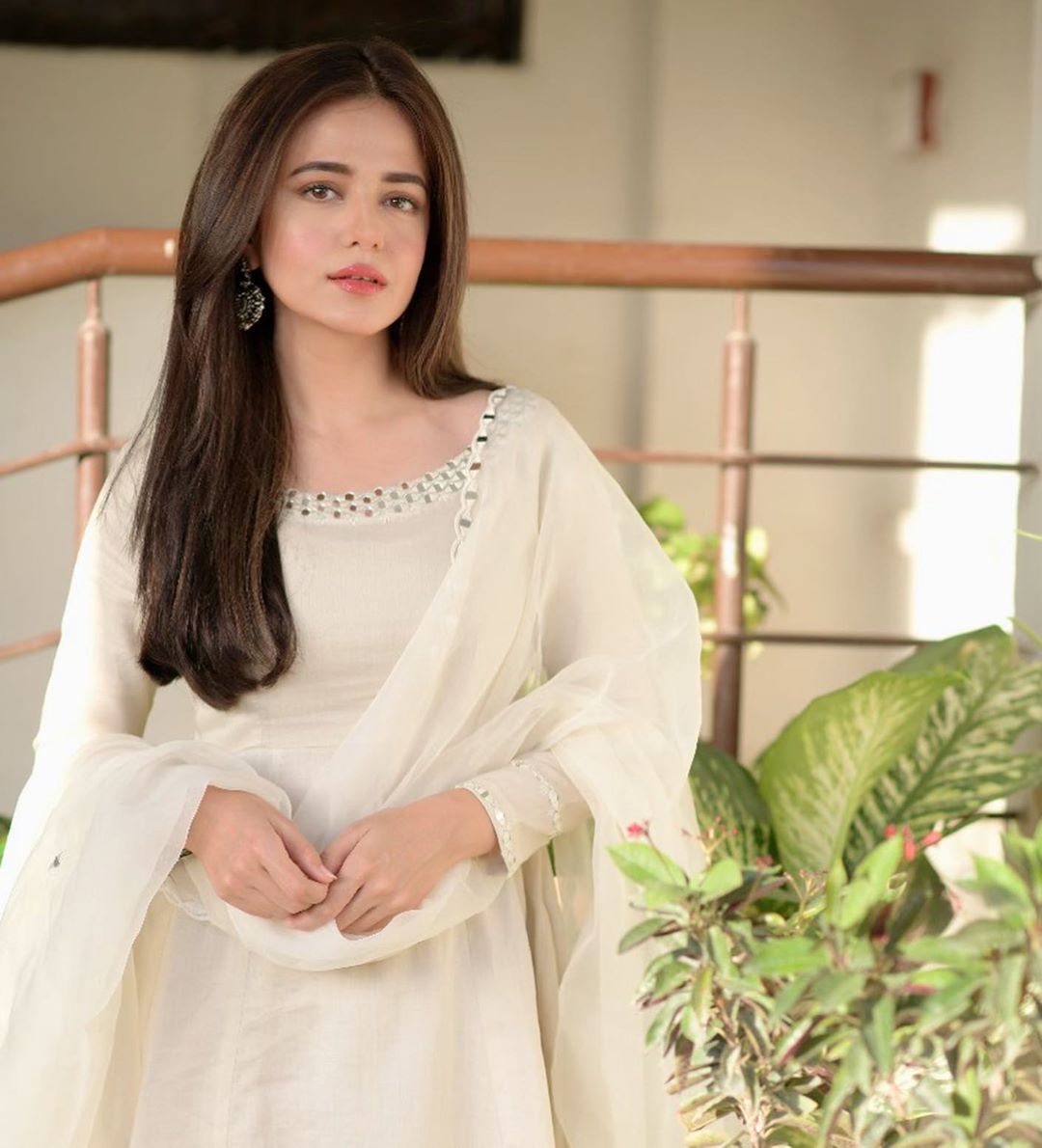 Sumbul Iqbal Latest Beautiful Pictures in off White Outfit