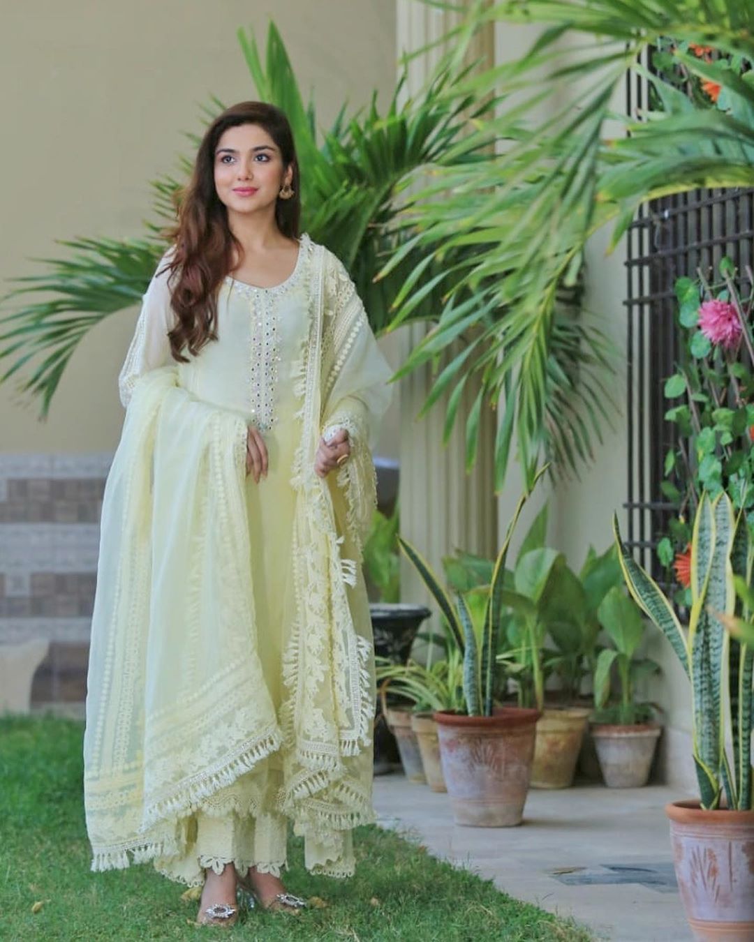 Syeda Tuba Aamir Latest Beautiful Clicks from Eid