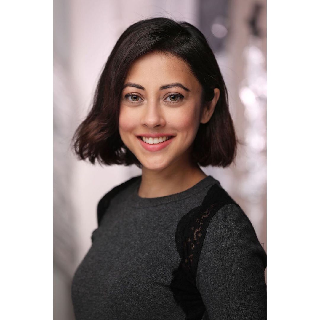 Delightful Pictures Of Ainy Jaffri In Short Hair | Reviewit.pk