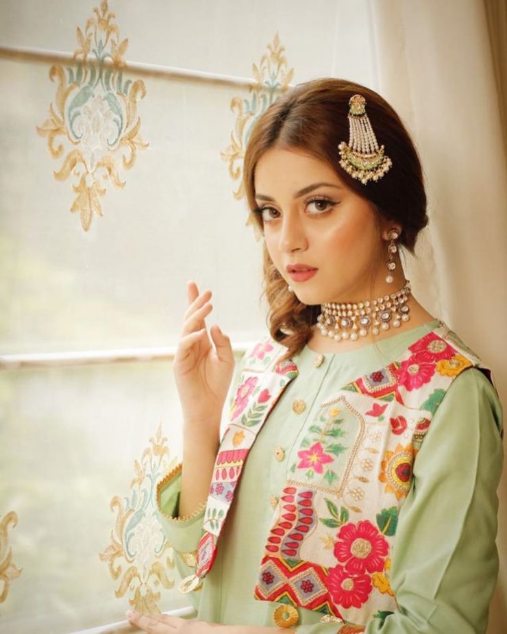 10 Best Dresses Of Alizeh Shah | Reviewit.pk