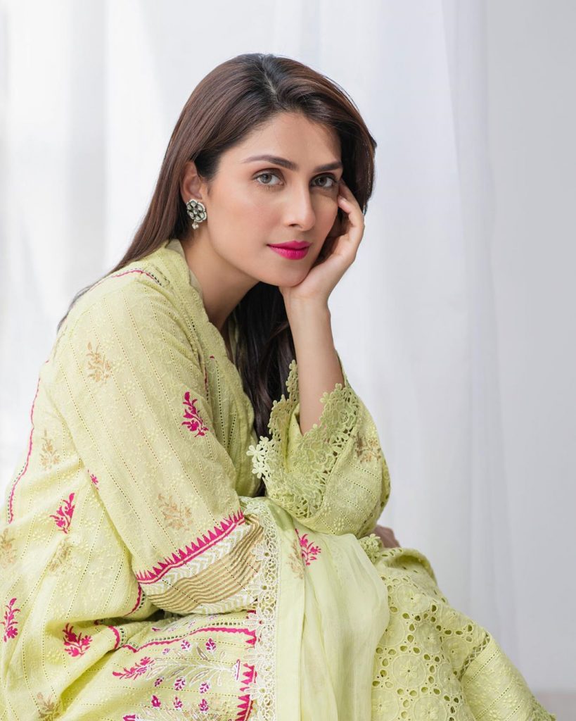 20 Best Dresses Of Ayeza Khan | Reviewit.pk