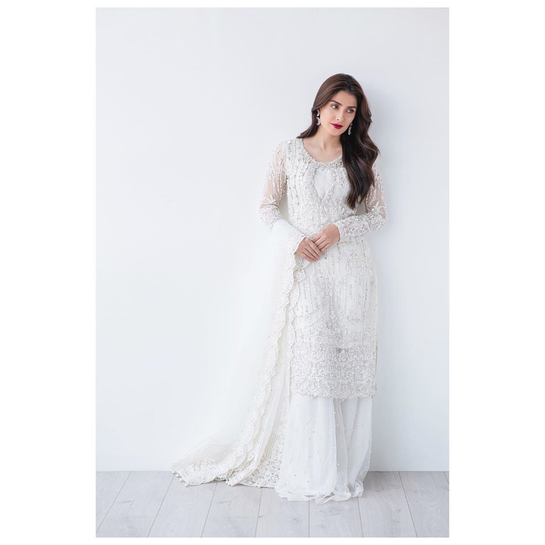 Top Pakistani Actresses In Beautiful White Dresses