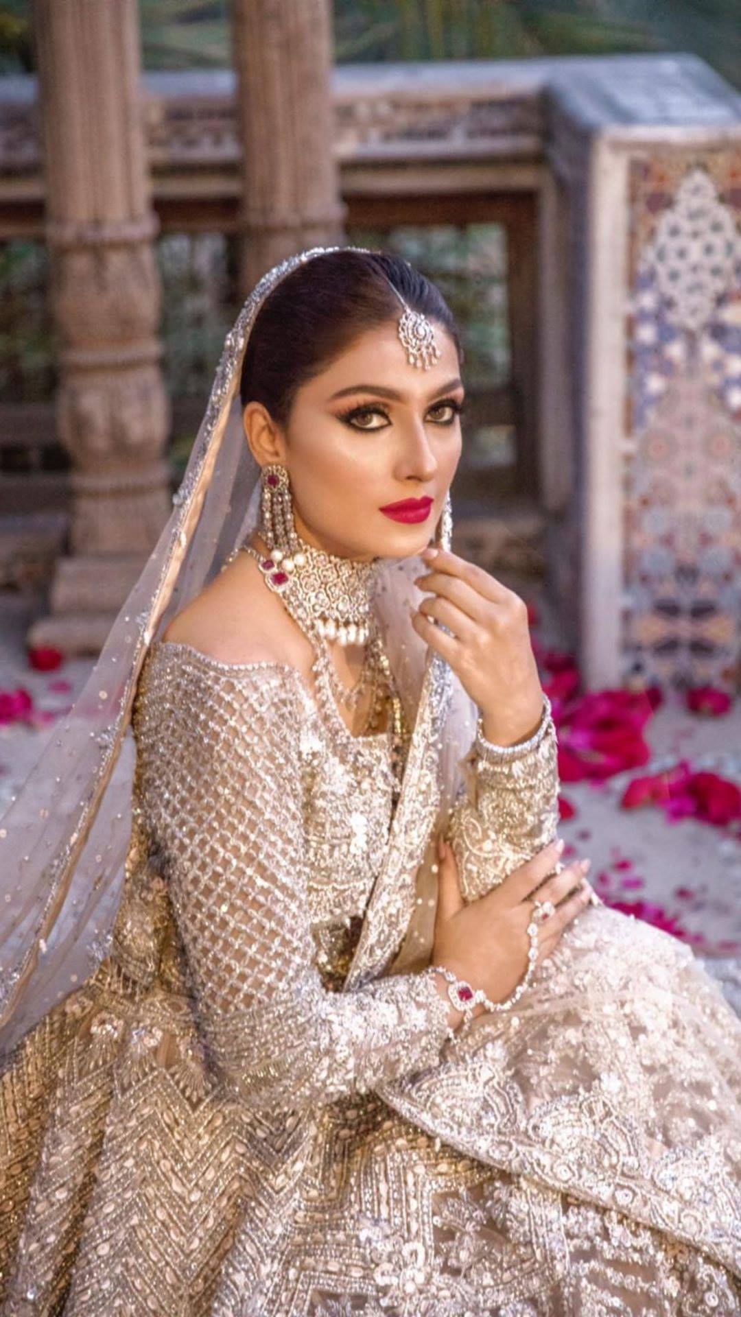 Ayeza Khan Looks Stunning In Latest Bridal Shoot Reviewitpk 2941