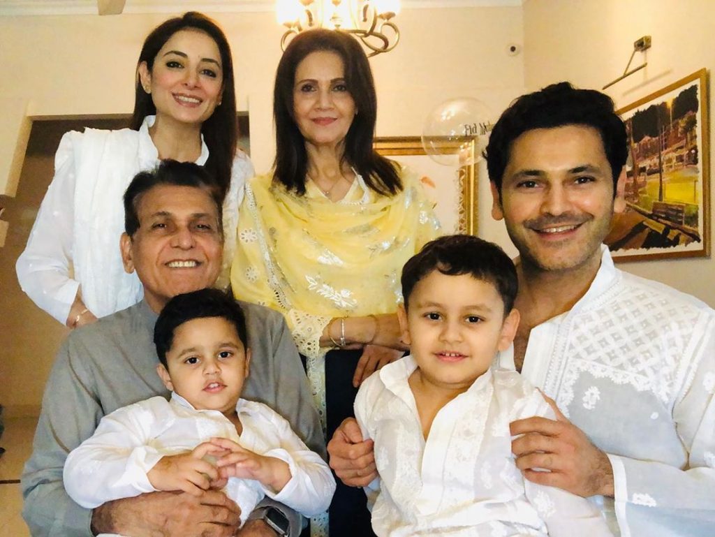 Pakistani Celebrities & Their Children Who Twinned In Similar Dresses On Eid