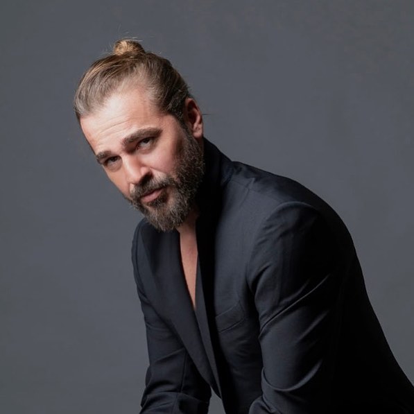 Coolest Pictures of the Ertugrul Star Engin Altan Düzyatan 