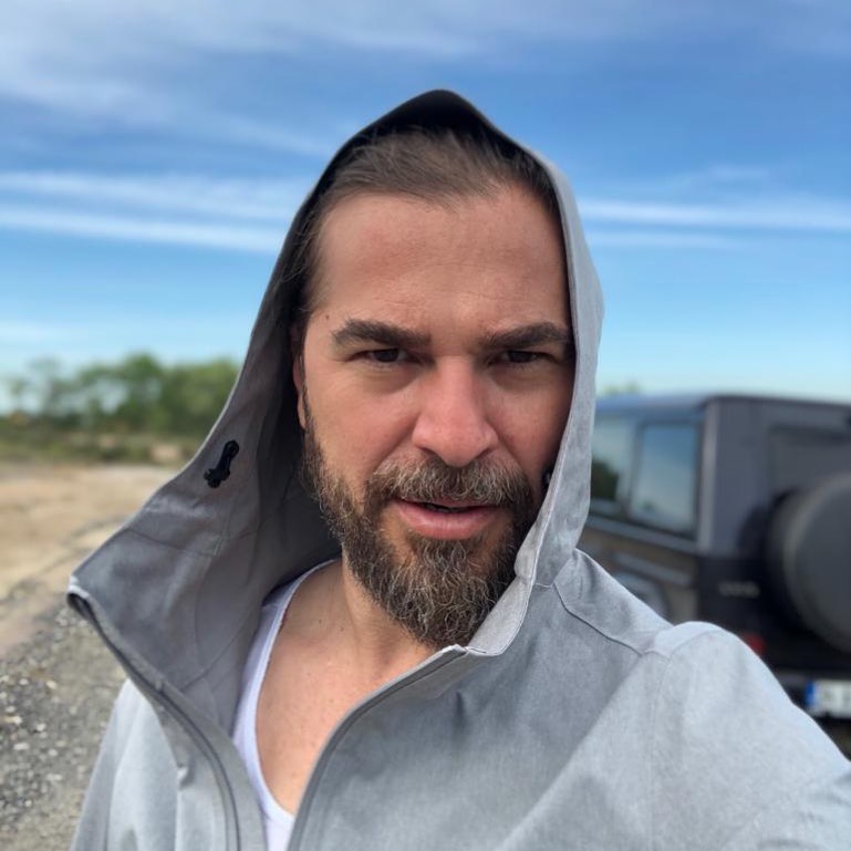 Coolest Pictures of the Ertugrul Star Engin Altan Düzyatan 