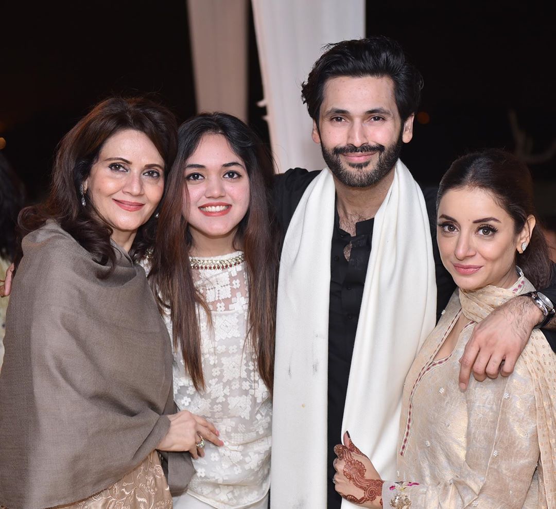 Fahad Mirza Beautiful Clicks with Her Mother on Eid