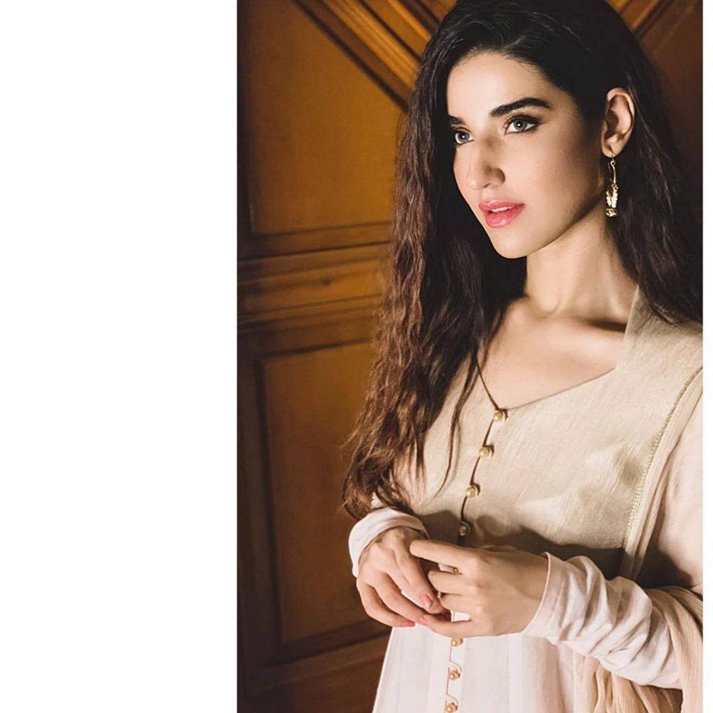 Graceful Eastern Dresses Hareem Farooq Has Ever Carried